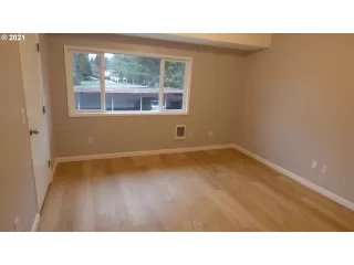 Photo #6: 21579128 Listing