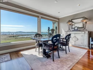 Photo #4: 21579788 Listing