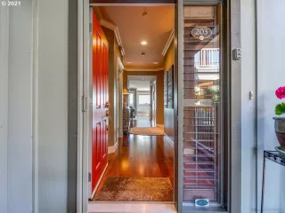 Photo #6: 21579788 Listing