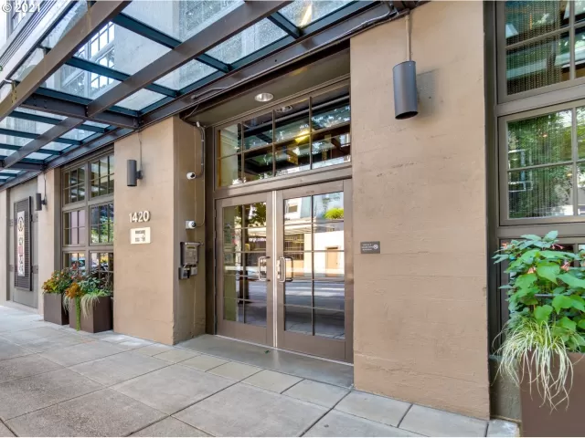 MLS: 21580094 Condo For Sale