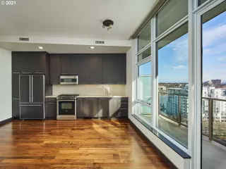 Photo #6: 21580245 Listing