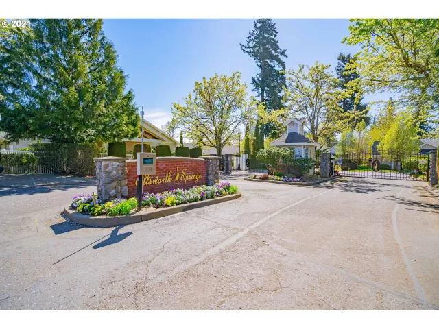 MLS: 21580434 Condo For Sale