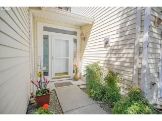 Photo #6: 21580434 Listing