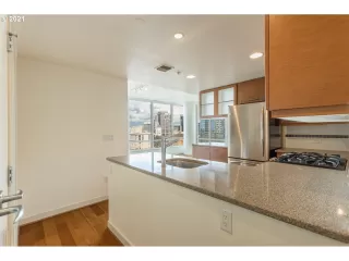 Photo #6: 21580864 Listing