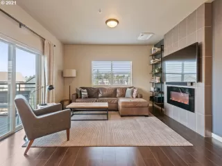 Photo #3: 21580912 Listing