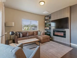 Photo #4: 21580912 Listing