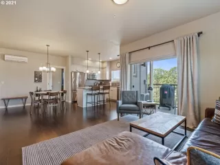 Photo #5: 21580912 Listing
