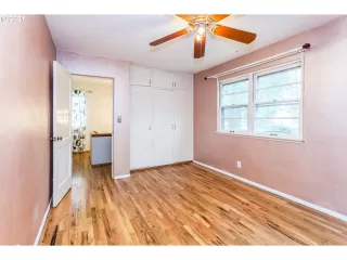 Photo #6: 21582188 Listing