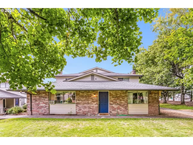 MLS: 21582360 Condo For Sale