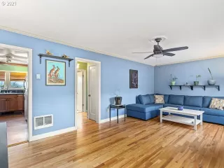 Photo #3: 21582416 Listing