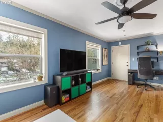 Photo #6: 21582416 Listing