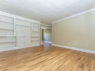 Photo #3: 21582526 Listing