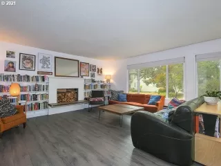 Photo #3: 21582646 Listing