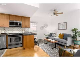 Photo #2: 21582790 Listing