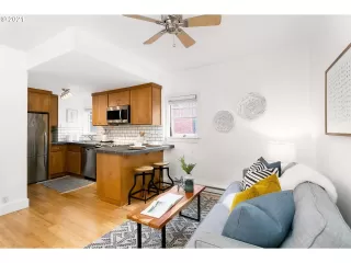 Photo #3: 21582790 Listing