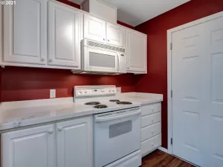 Photo #6: 21582821 Listing 
