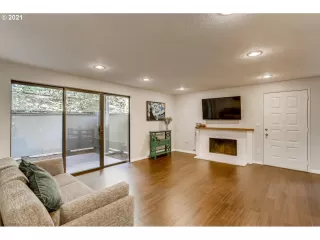 Photo #3: 21582924 Listing