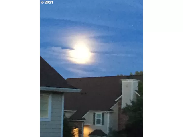 MLS: 21582957 Condo For Sale