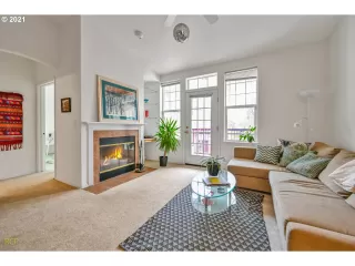 Photo #5: 21582975 Listing