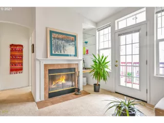 Photo #6: 21582975 Listing