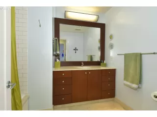 Photo #6: 21583429 Listing