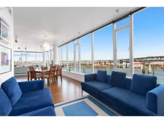 Photo #5: 21583745 Listing