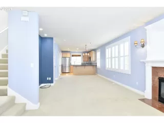 Photo #1: 21584047 Listing 