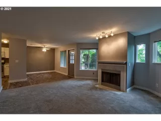 Photo #6: 21584601 Listing