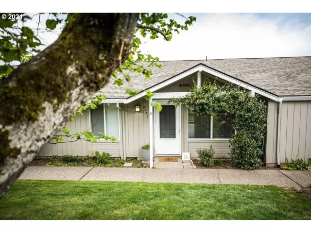 MLS: 21584974 Condo For Sale