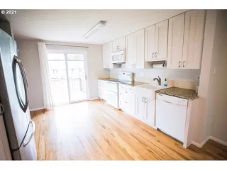 Photo #1: 21584974 Listing