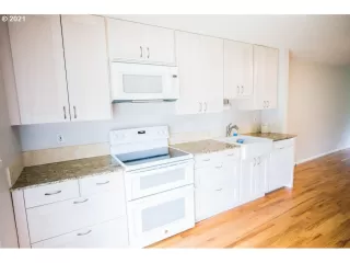 Photo #2: 21584974 Listing