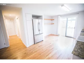 Photo #3: 21584974 Listing