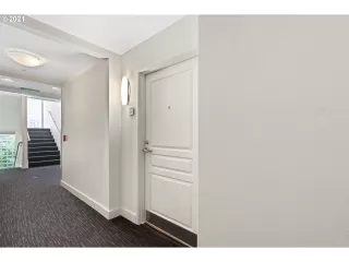 Photo #3: 21585995 Listing