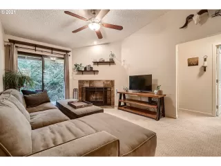 Photo #6: 21586235 Listing