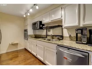 Photo #6: 21587073 Listing