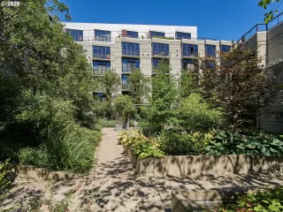 Photo #2: 21587169 Listing