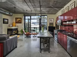 Photo #4: 21587169 Listing