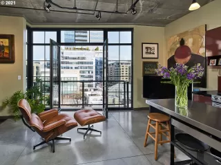 Photo #5: 21587169 Listing