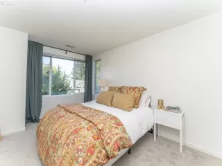 Photo #6: 21587332 Listing