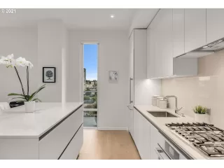 Photo #5: 21588136 Listing 