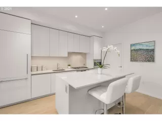 Photo #6: 21588136 Listing 