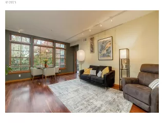 Photo #2: 21588230 Listing