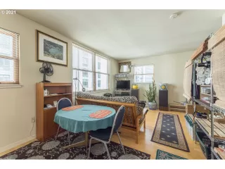 Photo #2: 21588432 Listing