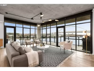 Photo #5: 21588581 Listing