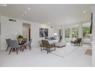 Photo #3: 21588736 Listing