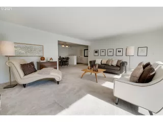 Photo #4: 21588878 Listing