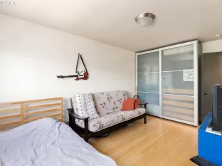 Photo #4: 21589286 Listing