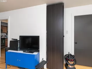 Photo #6: 21589286 Listing