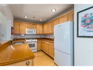 Photo #5: 21589333 Listing