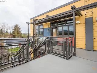 Photo #2: 21589421 Listing